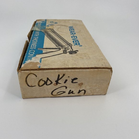 Vintage Wear Ever Cookie Gun with Thickness Control Original Box 9 Discs 3 Tips - Picture 10 of 11